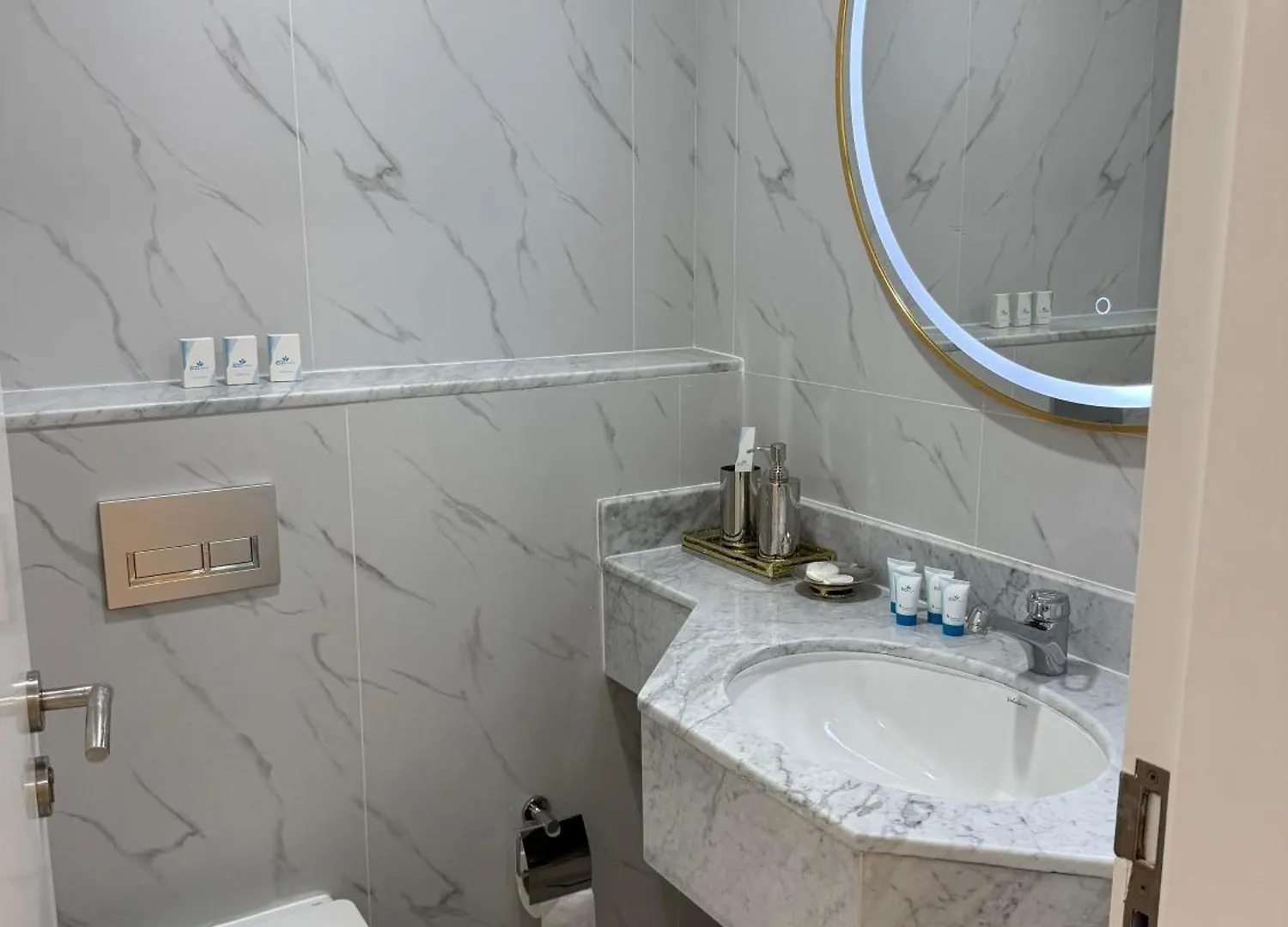 Icon Tower 1 , Jlt 1Bhk Apartment Dubai 0*,